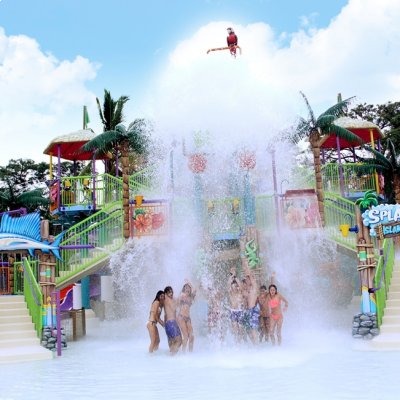 Six Flags Hurricane Harbor